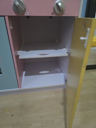 Cocinita de juguete grande casi nueva