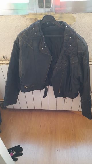 Cazadora cuero vintage negra
