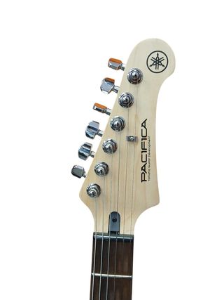 GUITARRA ELECTRICA YAMAHA PACIFICA PAC120H + FUNDA