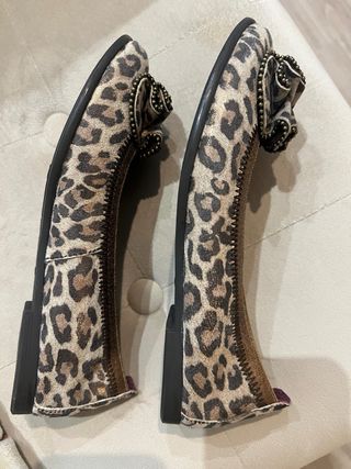 Bailarinas Hispanitas niña leopardo