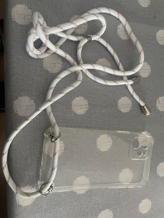 funda colgada iPhone 12