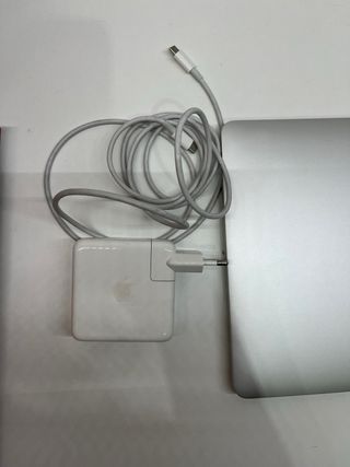 MacBook Pro M2 Plata