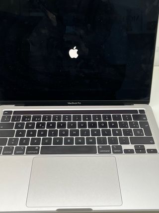 MacBook Pro M2 Plata