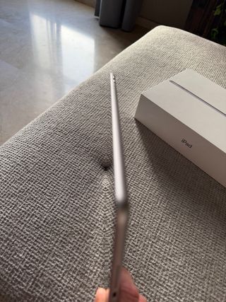 iPad 6ta Gen 32GB Wifi Plata con caja.