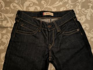 Pantalón vaquero levis 572 
talla 27/32.