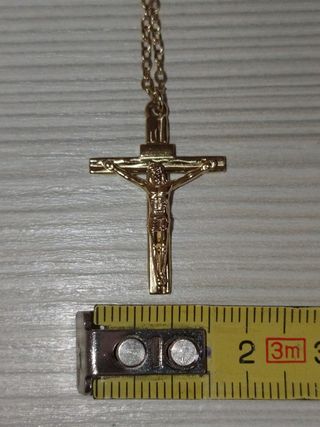 Collana dorata con crocifisso croce cattolica 