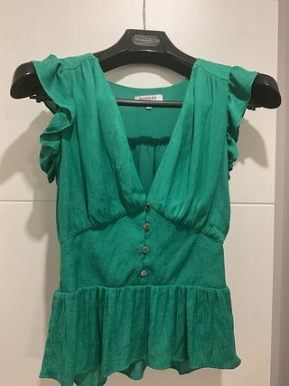 Blusa Morgan verde con estampado