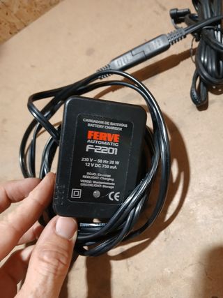 Cargador Batería Ferve F-2201 12V DC