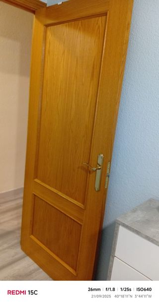 Puerta de roble con cristal 2 y 3 ciegas