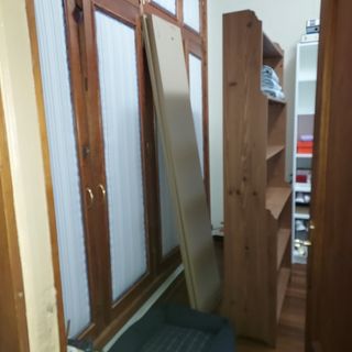 Estantería de madera