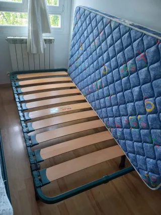 Cama kanguro +  2 colchones 90cm 