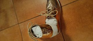Zapatos casuales oro rosa con cordones