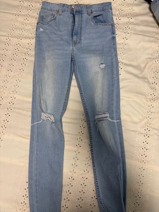 Vaqueros pitillo rotos azules