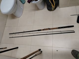 Set de varias cañas de pescar