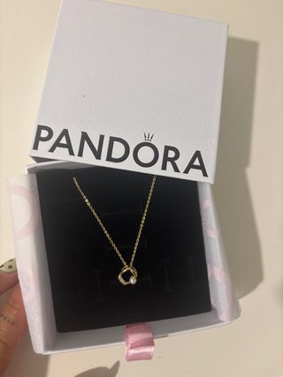Collar Pandora Círculo Pavé y Perla Dorado 14k