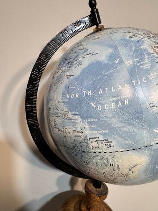 Globo terráqueo de escritorio