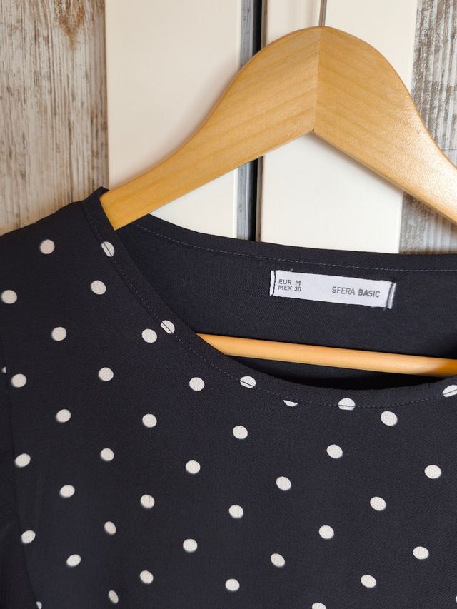 Blusa Azul Marino Sfera Basic lunares blancos tall