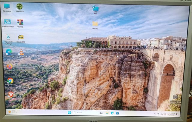 HP Z230 Workstation; Xeon E3-1280 v3; Win. 11 25H2