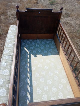 Cuna de madera nogal