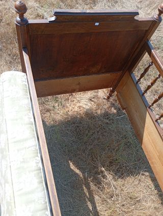 Cuna de madera nogal