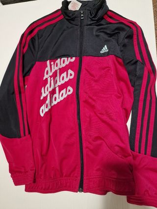 Se vende chandal nila 13-14 año