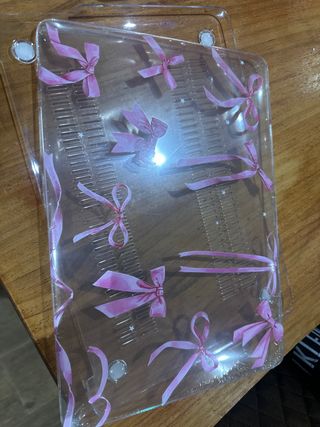 Funda MacBook Transparente con Lazos Rosas