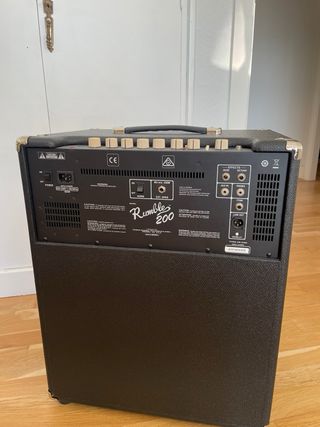 Fender Rumble 200 Amplificador Bajo