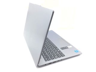 pc portatil lenovo 82xb