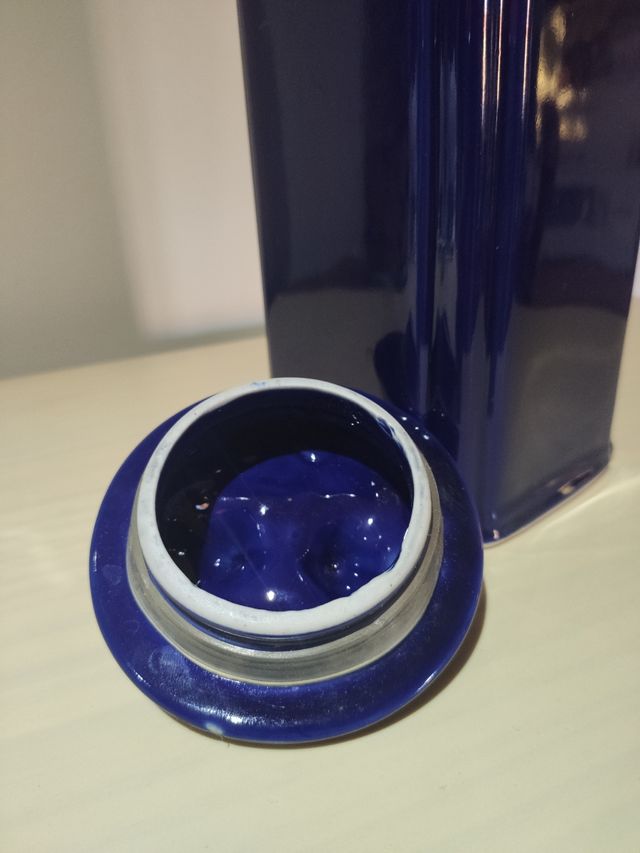 Bottiglia vintage in ceramica per pasta blu