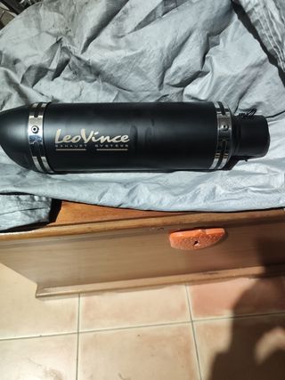 Tubo de escape Leo Vince (copia)