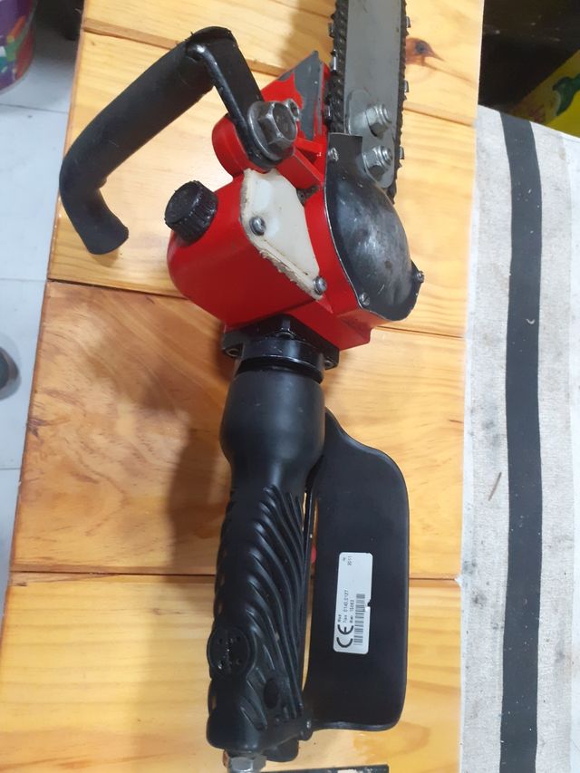 Moto sierra neumática 