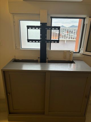 Mueble TV elevable gris