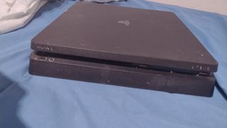 Consola Sony PS4 Slim Negra