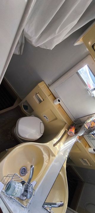 Autocaravana aventurera para 7 personas.