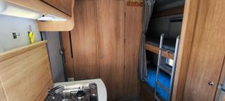 Autocaravana aventurera para 7 personas.