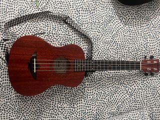 Ukelele Aklot AKET26