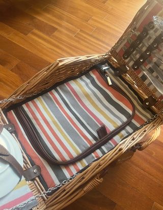 Cesto da picnic in vimini con manici 