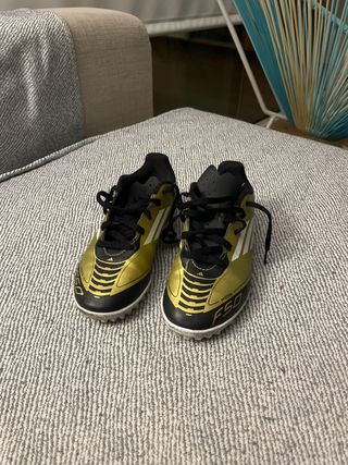 Botas Adidas F50 Messi Infantil Multitaco talla 33