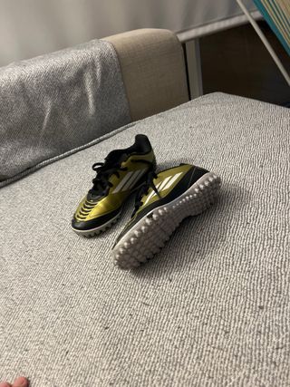 Botas Adidas F50 Messi Infantil Multitaco talla 33