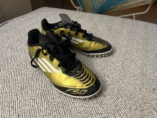 Botas Adidas F50 Messi Infantil Multitaco talla 33