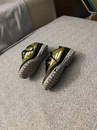 Botas Adidas F50 Messi Infantil Multitaco talla 33