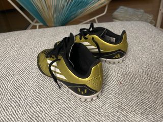 Botas Adidas F50 Messi Infantil Multitaco talla 33