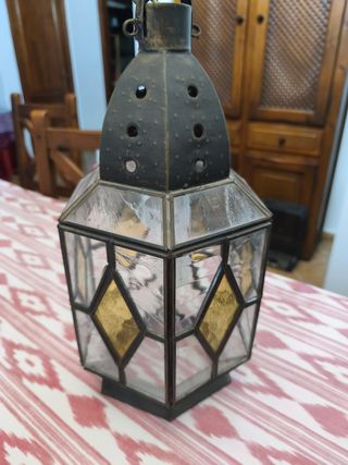 Lámpara de techo de metal y cristal




