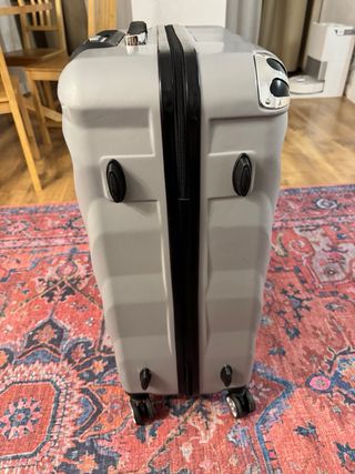 Maleta rígida plateada 4 ruedas (1 uso)