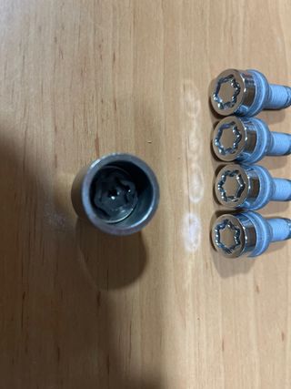 Tornillos antirrobo McGard