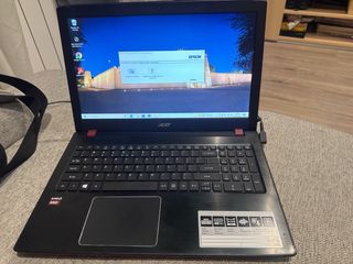 Acer Aspire E5-523 Negro/Rojo