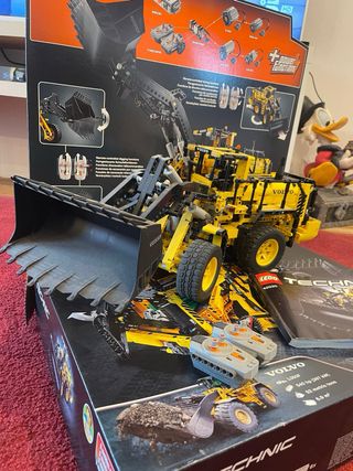 LEGO Technic 42030 Volvo L350F
