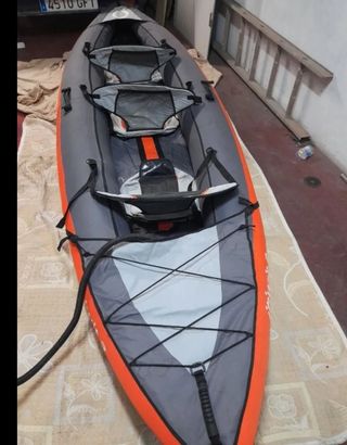 Kayak inflable gris y naranja