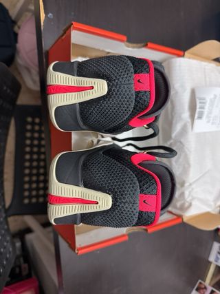 Botas de Baloncesto Nike Negras y Rosas