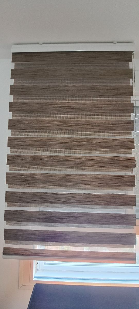 Estor enrollable noche/día con cadena marrón 